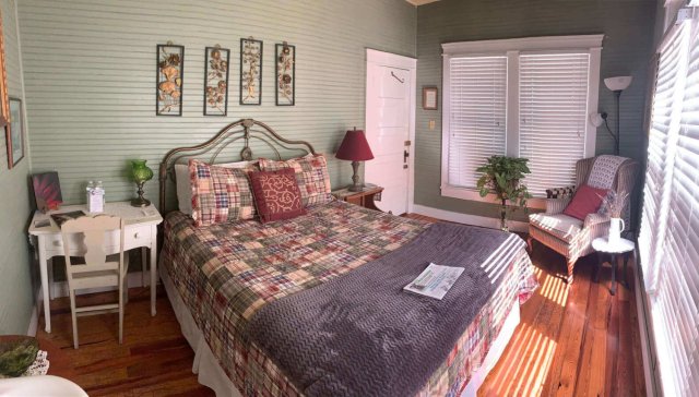 Mentone Inn Bed and Breakfast